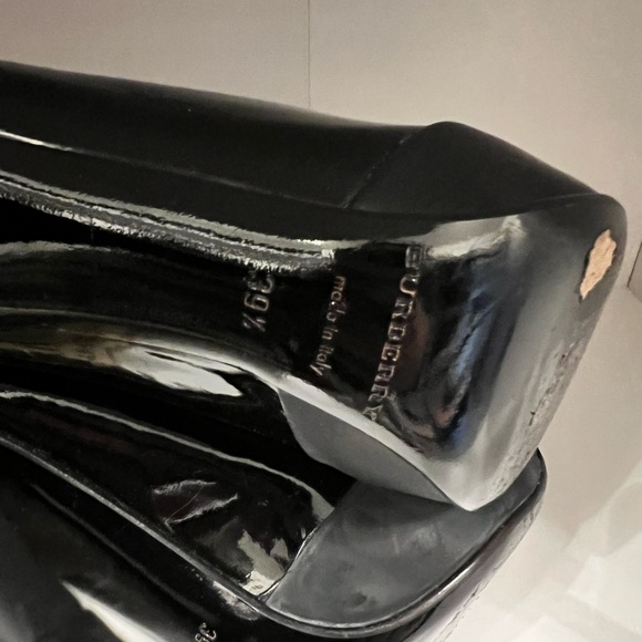 EUC BURBERRY Rubber Tip Zip High Heel Black Patent Booties box EU 39.5 - Picture 10 of 10